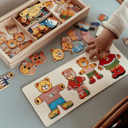 Träpussel med utklädningsbjörn – pussellåda med förvaringsbox (pedagogisk leksak)