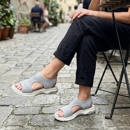 Bekväma och andningsbara platta sandaler