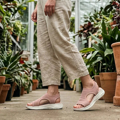 Bekväma och andningsbara platta sandaler