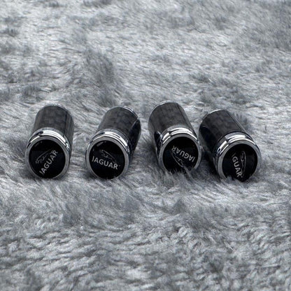 Lyxigt ventilkåpsset i kolfiberstil – Kolfiberlook – Universellt för bil, motorcykel och cykel – Sportigt skydd för hjulen – [4-pack]