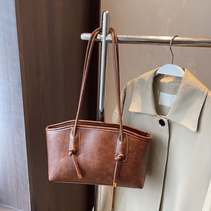 Axelväska i veganskt läder