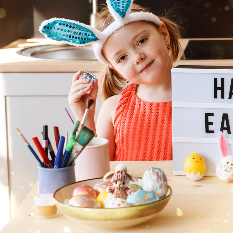 Handgjort mini-gosedjur i form av en kanin – rolig påskpresent och dekoration