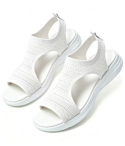 Bekväma och andningsbara platta sandaler