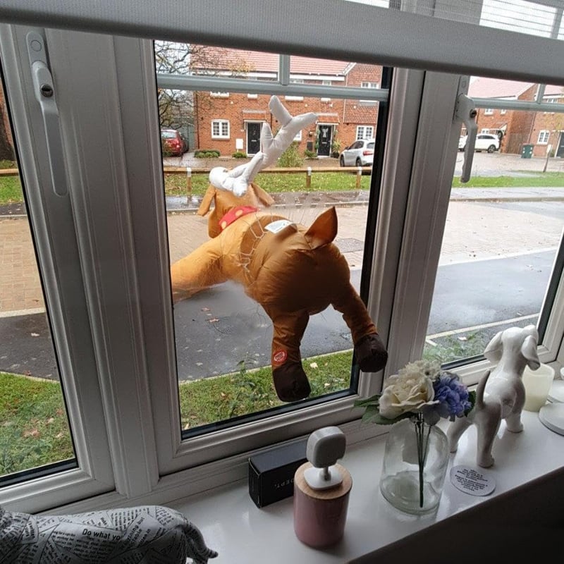 Grappige 'Oeps!' Kerstman & Rendier Decoratie