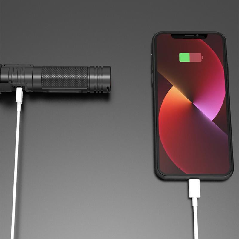 Taktisk ficklampa med powerbank-funktion