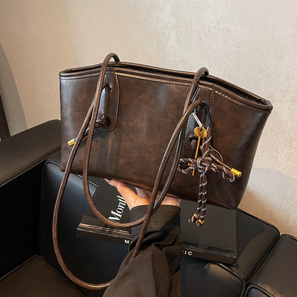 Axelväska i veganskt läder