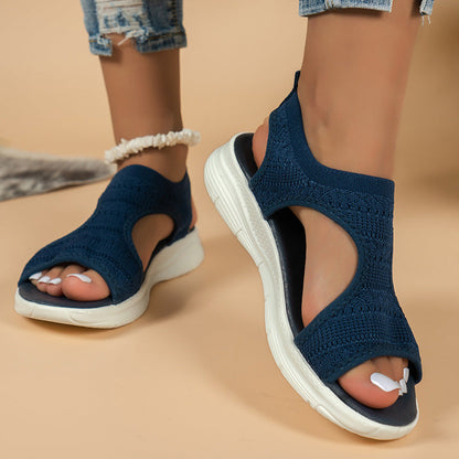 Bekväma och andningsbara platta sandaler